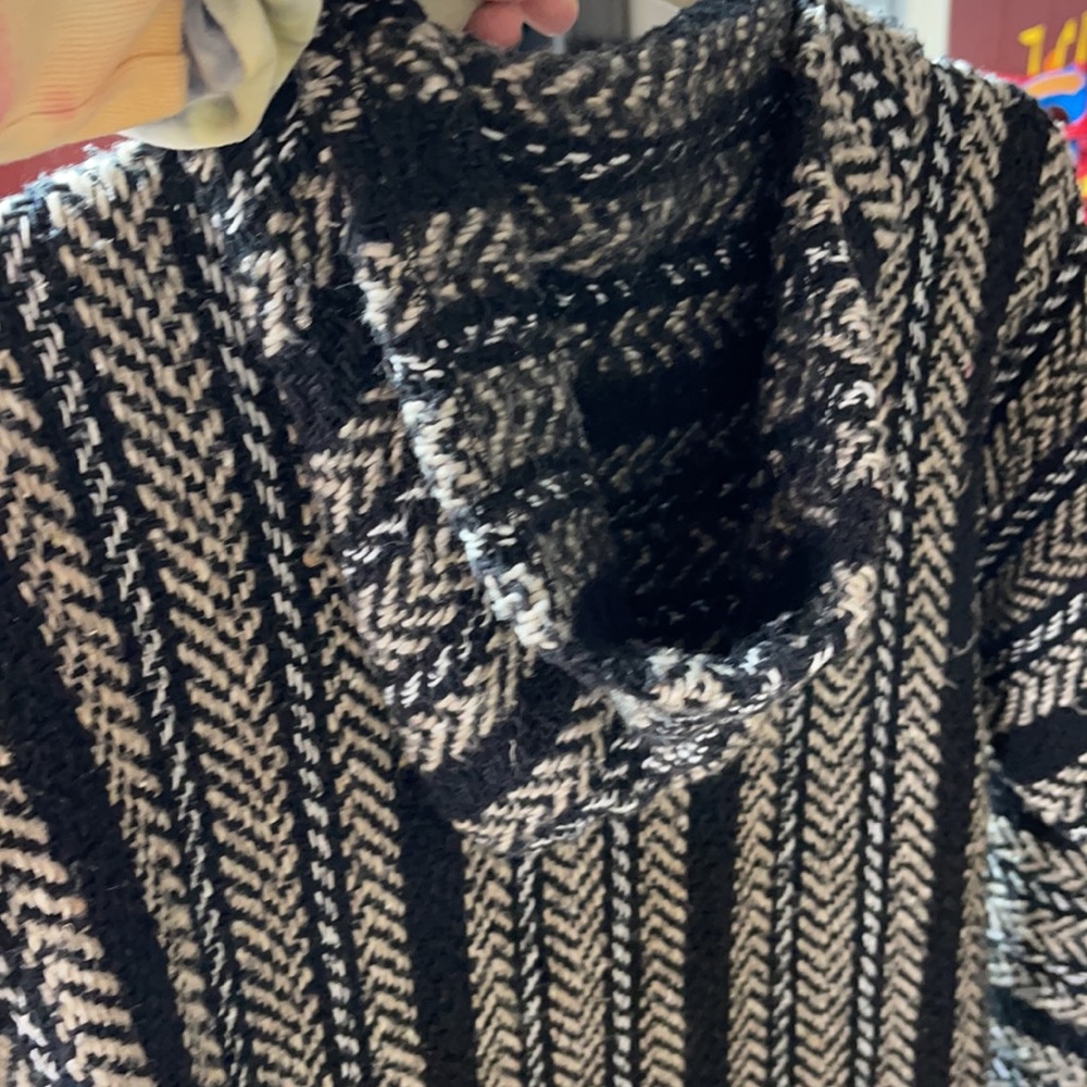 Pullover - Picture 8 of 8